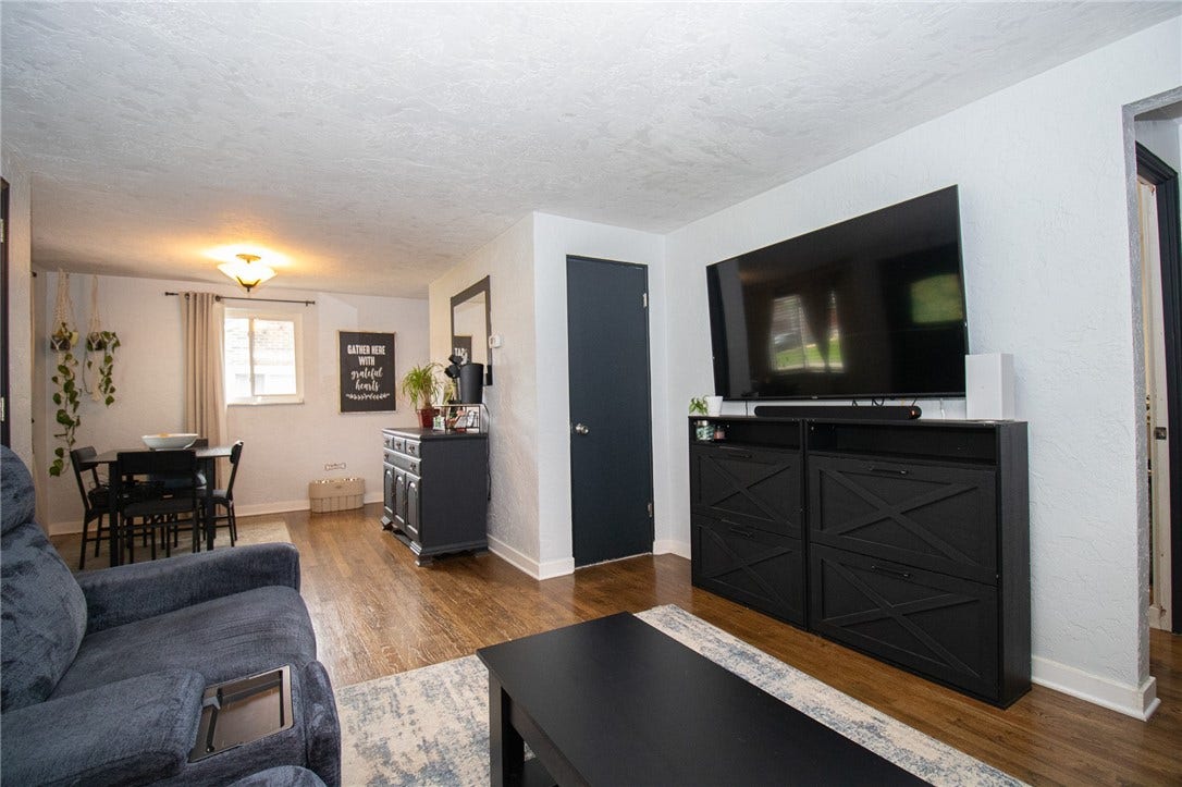 1112 Logan Rd, Bethel Park, PA 15102