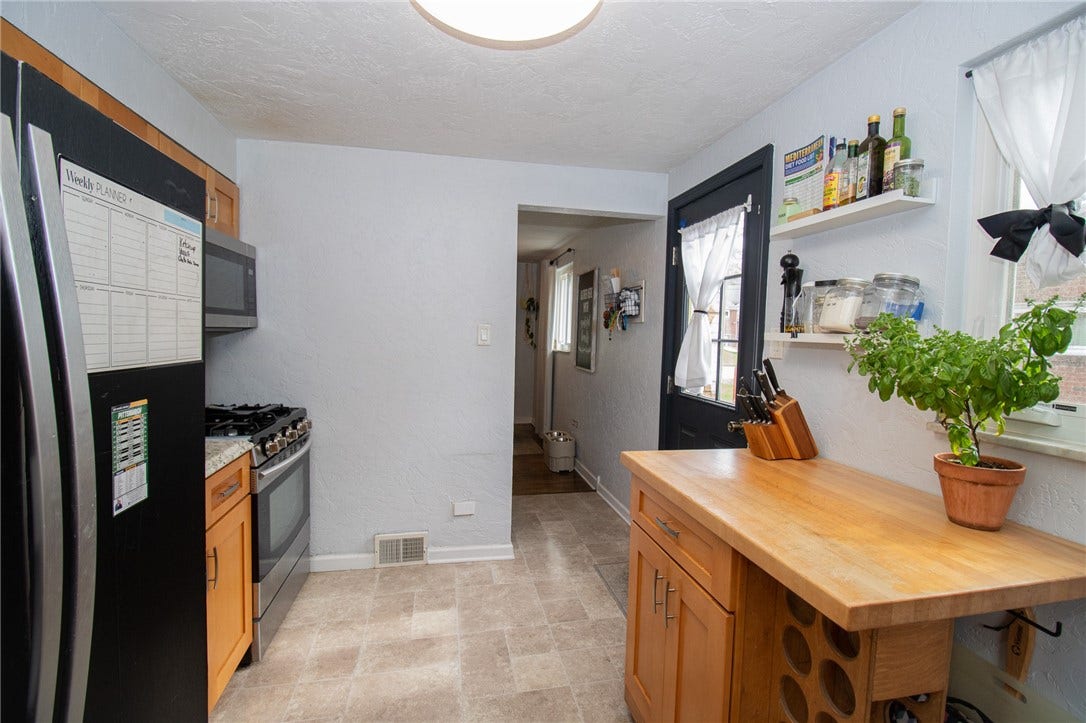 1112 Logan Rd, Bethel Park, PA 15102