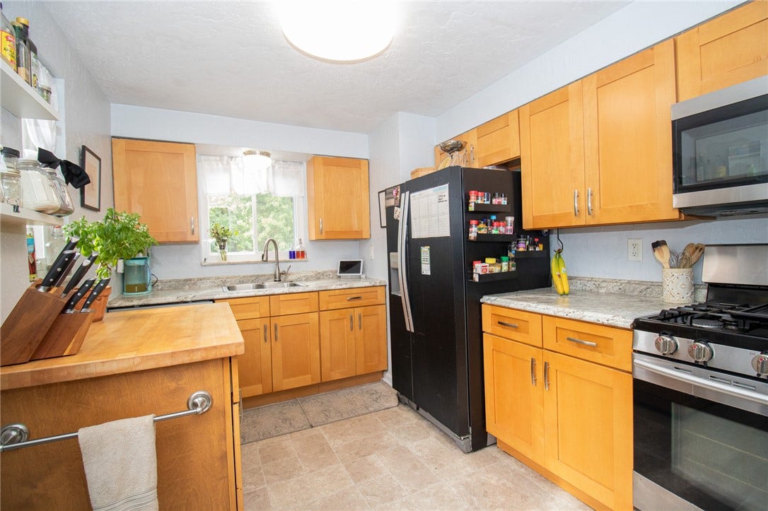 1112 Logan Rd, Bethel Park, PA 15102