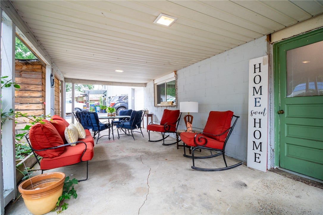 1112 Logan Rd, Bethel Park, PA 15102