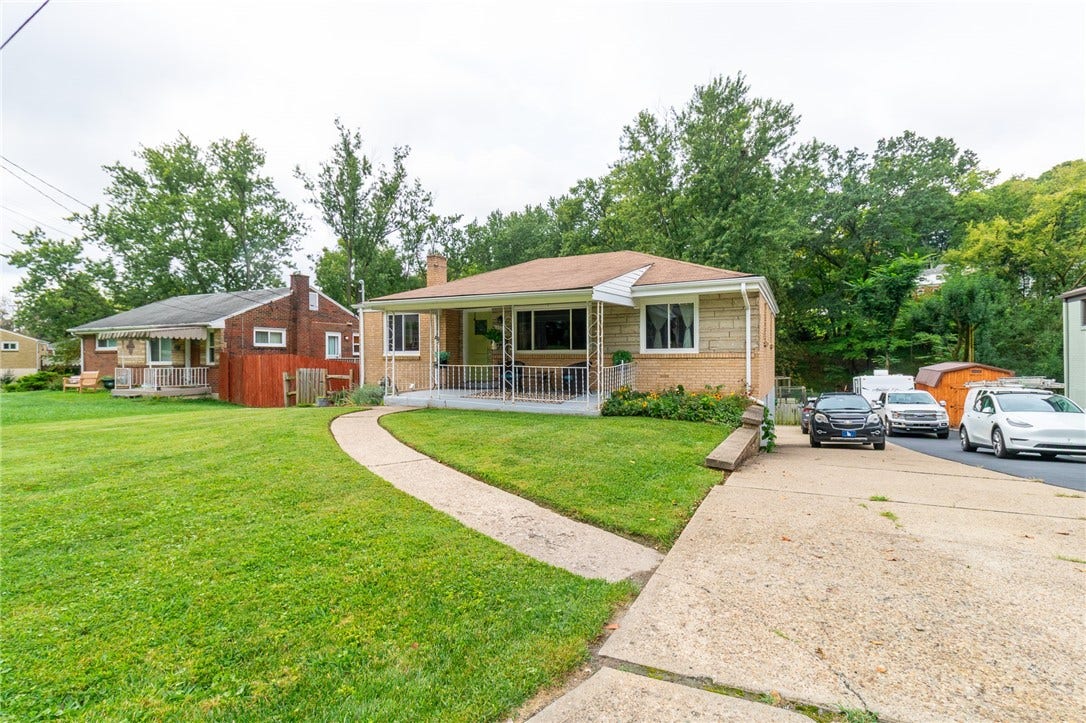 1112 Logan Rd, Bethel Park, PA 15102
