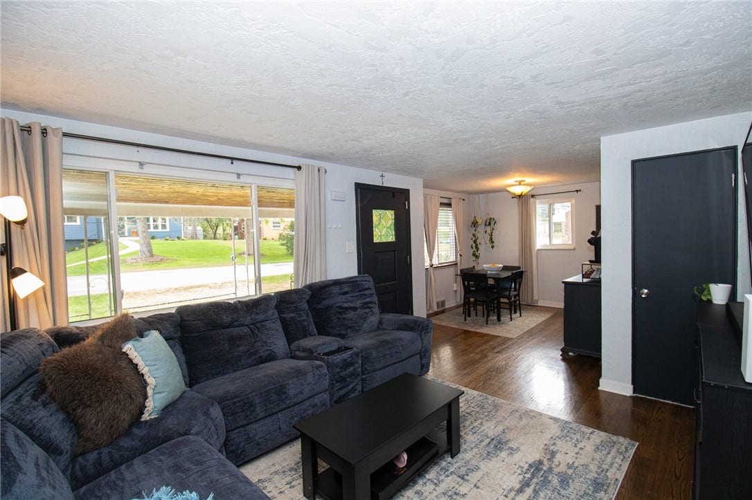 1112 Logan Rd, Bethel Park, PA 15102