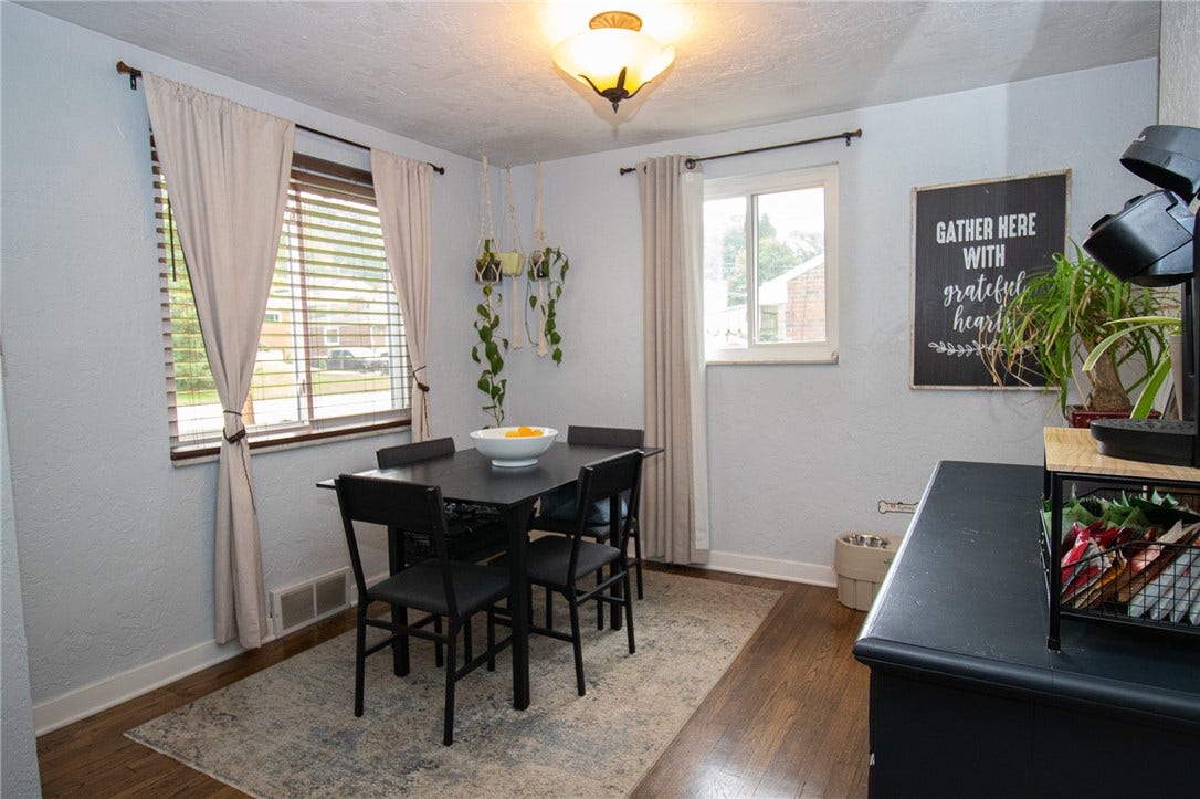 1112 Logan Rd, Bethel Park, PA 15102