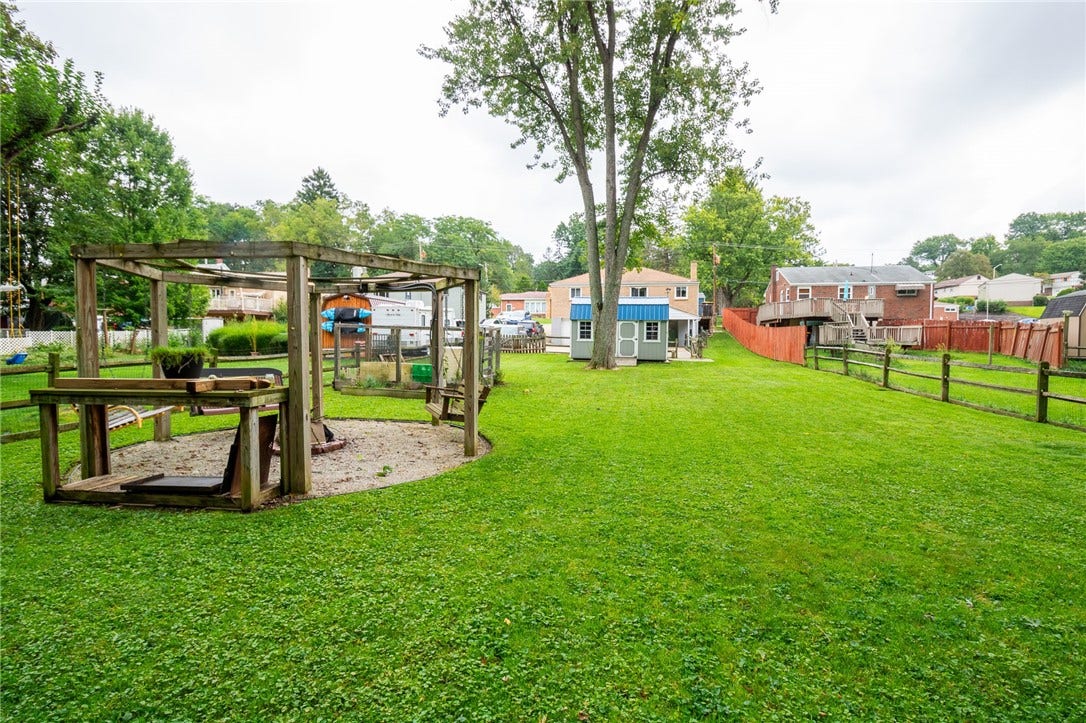 1112 Logan Rd, Bethel Park, PA 15102
