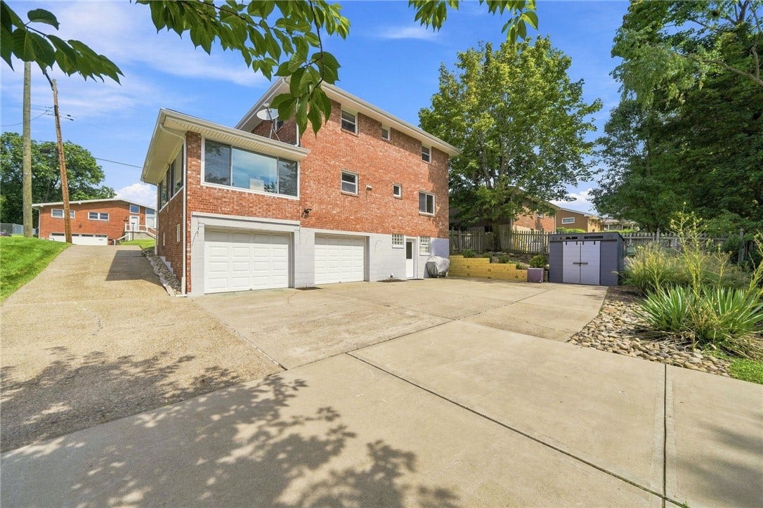 224 Elbe Dr, Pittsburgh, PA 15209 224 Elbe Dr, Pittsburgh, PA 15209