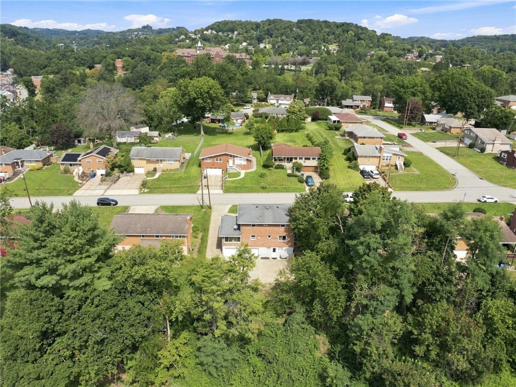 224 Elbe Dr, Pittsburgh, PA 15209 224 Elbe Dr, Pittsburgh, PA 15209