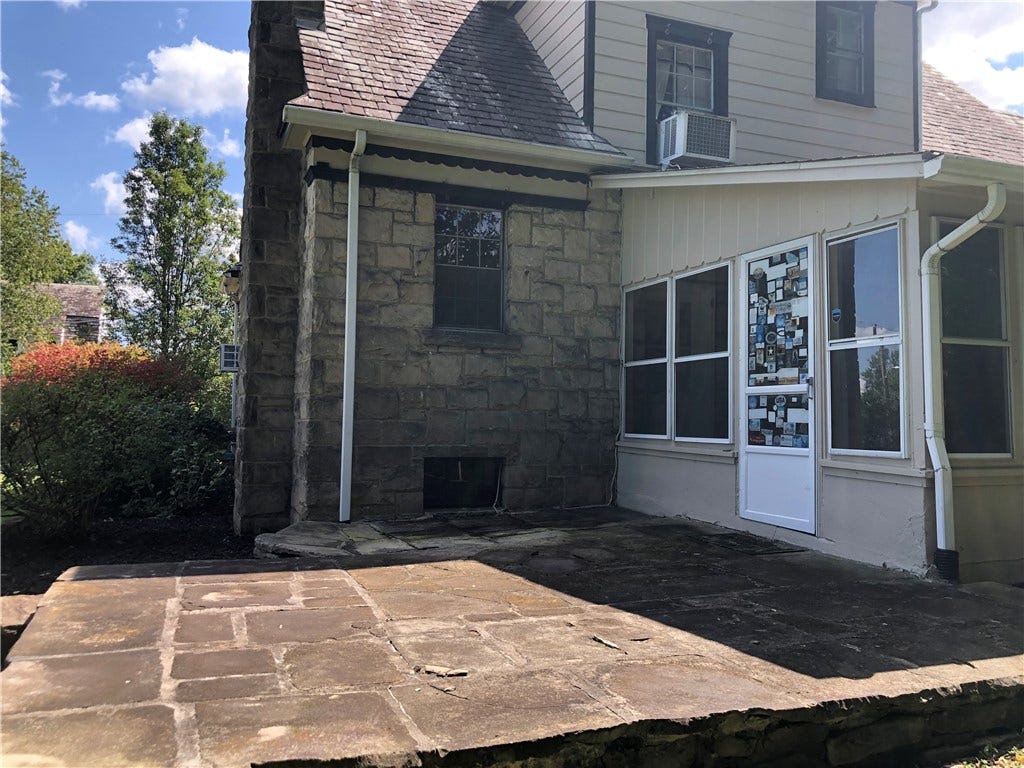 Flagstone patio out back!
