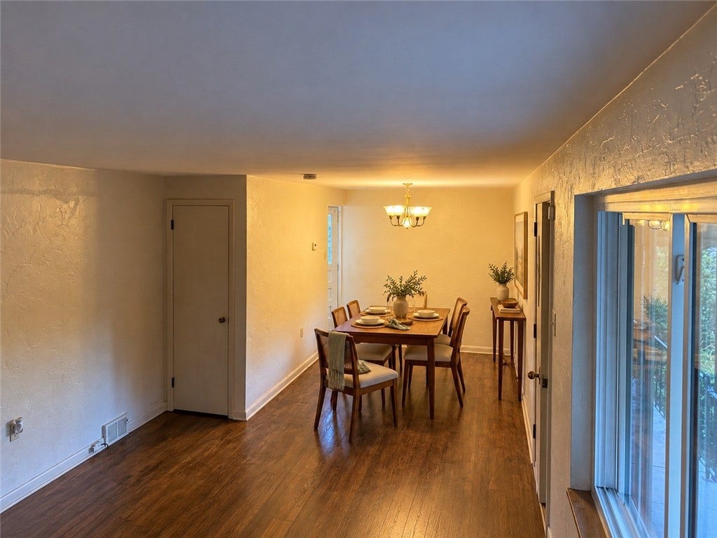 2007 Hillcrest St, Bethel Park, PA 15102