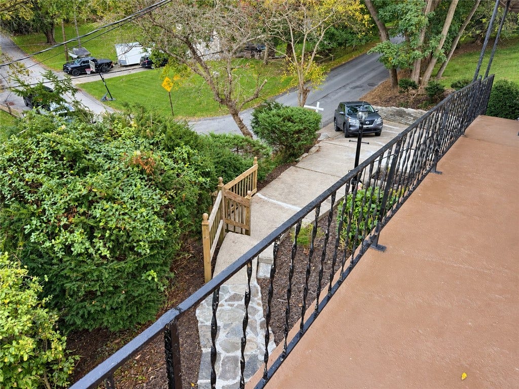 2007 Hillcrest St, Bethel Park, PA 15102