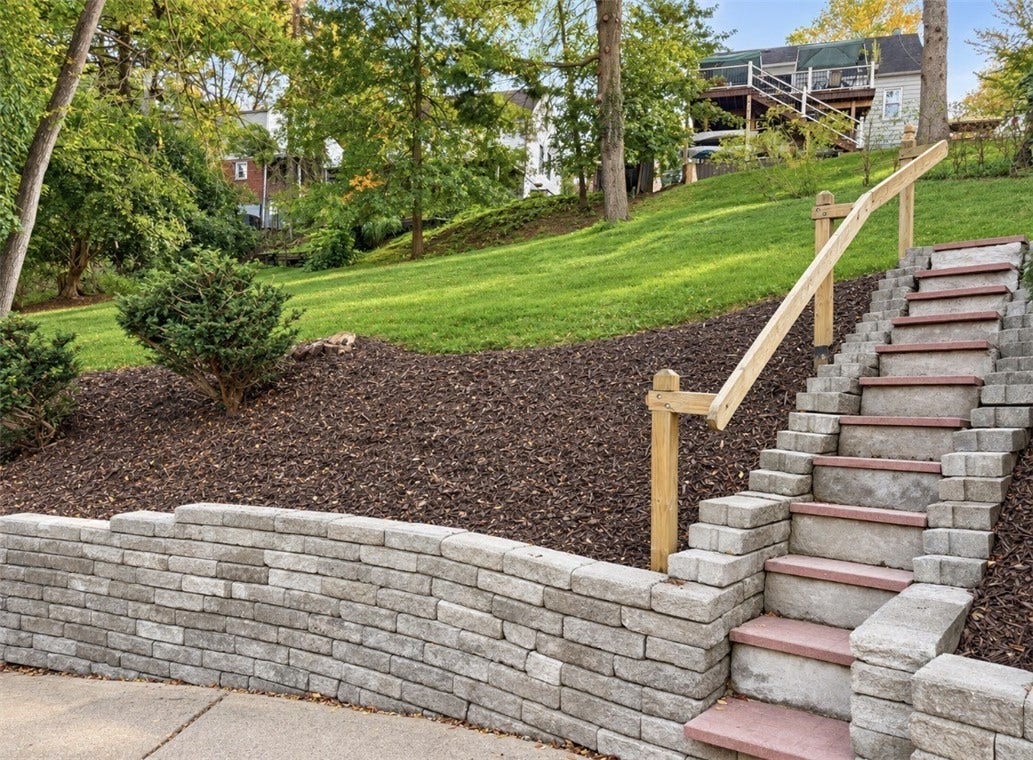 2007 Hillcrest St, Bethel Park, PA 15102