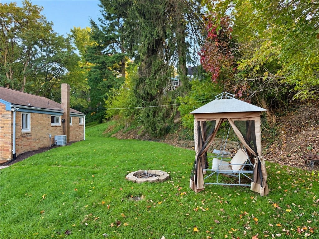 2007 Hillcrest St, Bethel Park, PA 15102