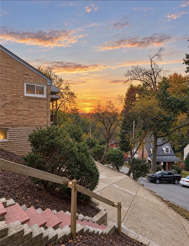 2007 Hillcrest St, Bethel Park, PA 15102