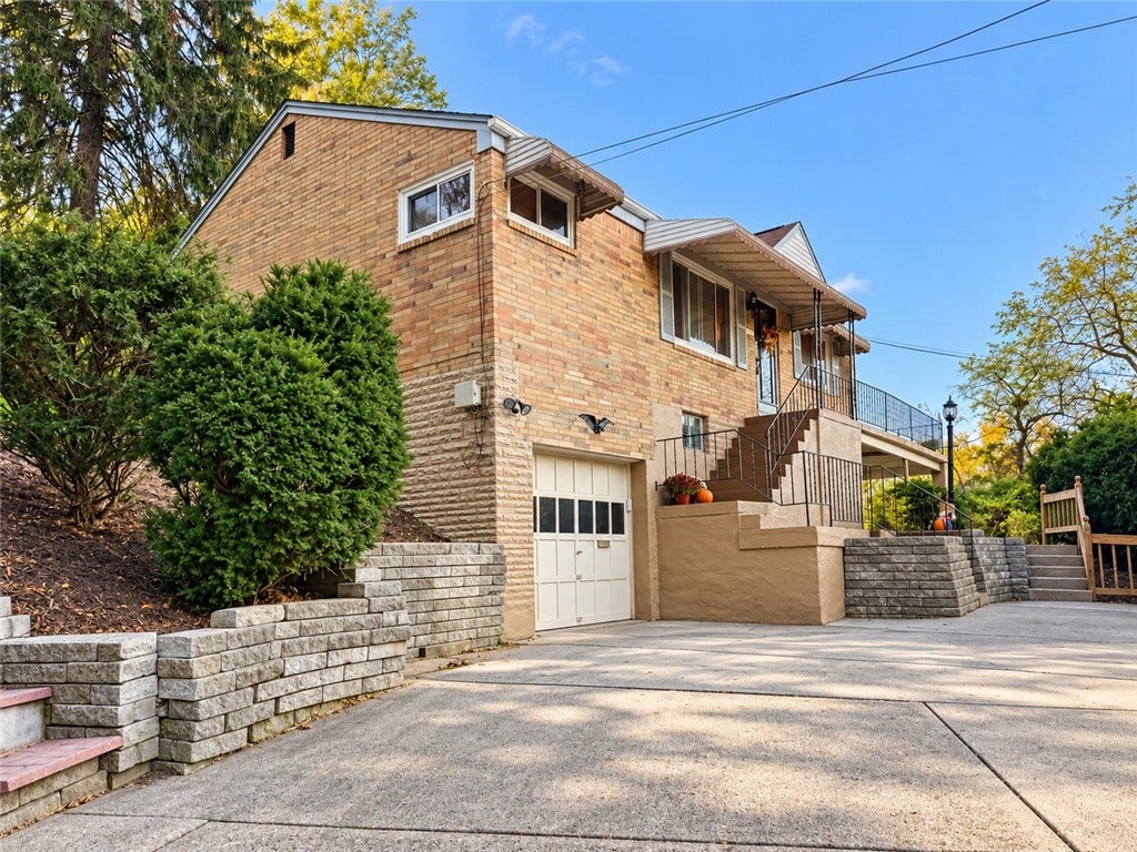 2007 Hillcrest St, Bethel Park, PA 15102