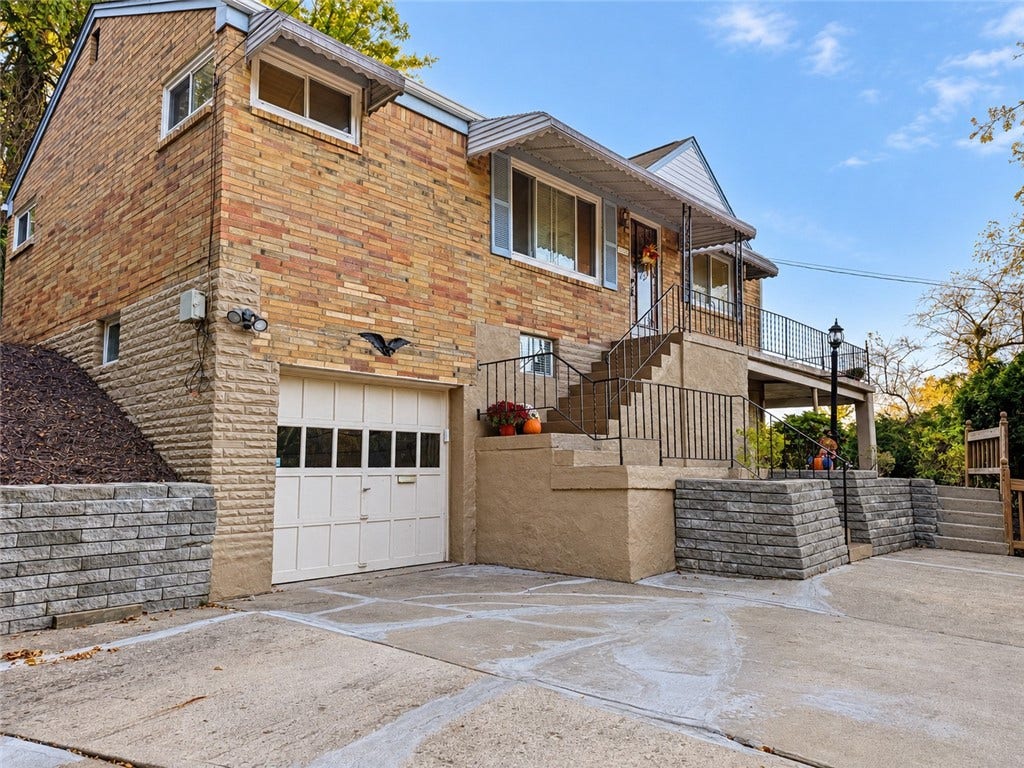 2007 Hillcrest St, Bethel Park, PA 15102