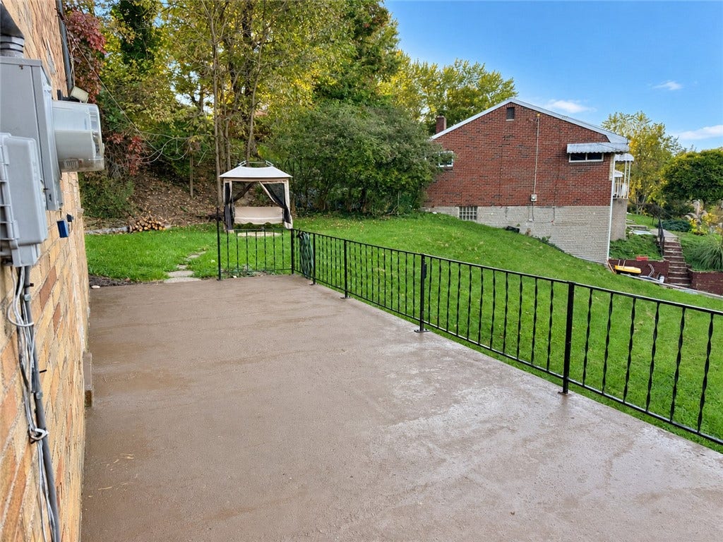 2007 Hillcrest St, Bethel Park, PA 15102