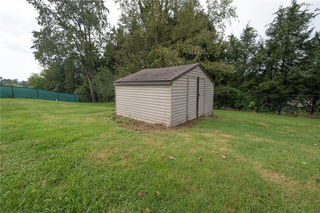 426 Dick Station Rd, Irwin, PA 15642