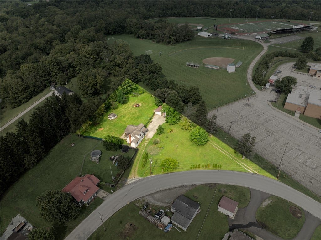 426 Dick Station Rd, Irwin, PA 15642