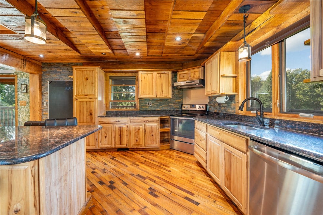426 Dick Station Rd, Irwin, PA 15642