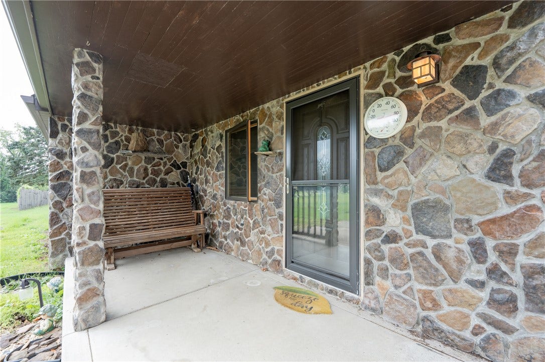 426 Dick Station Rd, Irwin, PA 15642