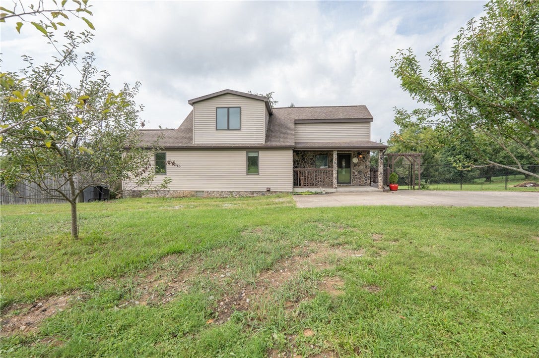 426 Dick Station Rd, Irwin, PA 15642