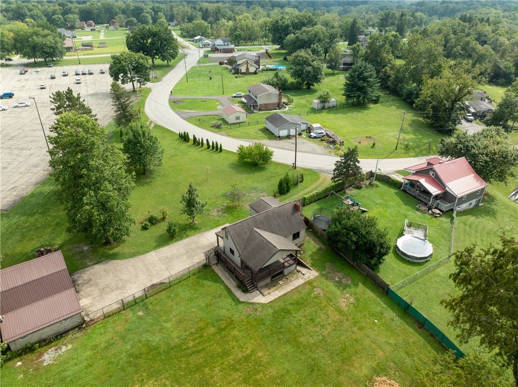 426 Dick Station Rd, Irwin, PA 15642