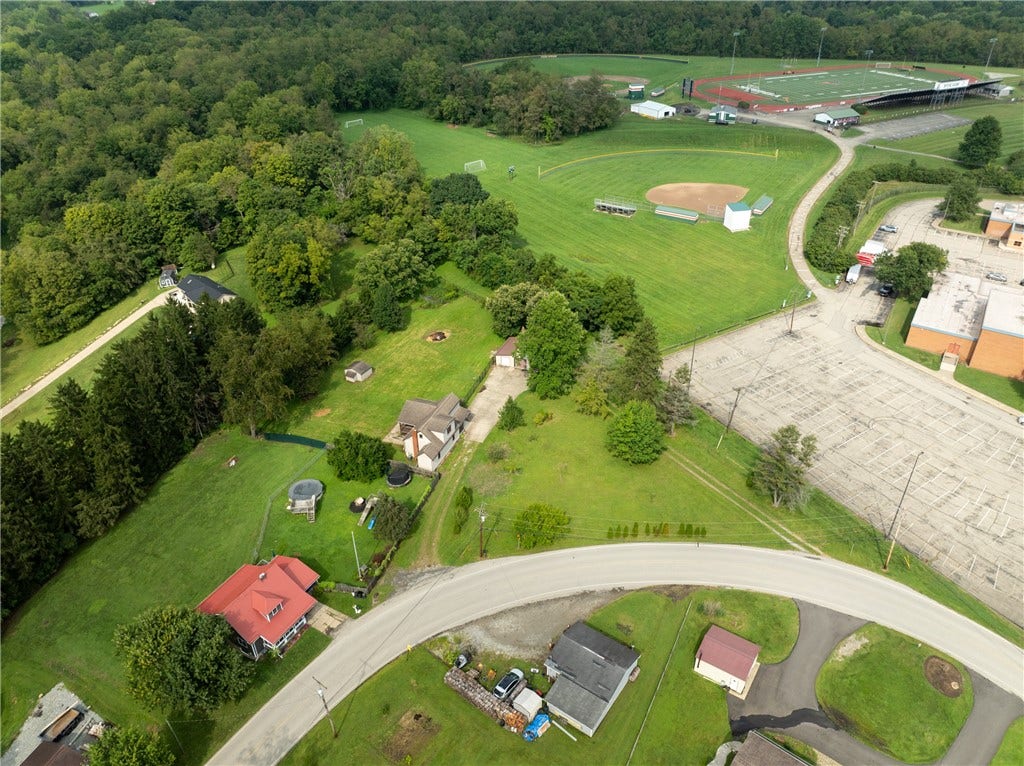 426 Dick Station Rd, Irwin, PA 15642