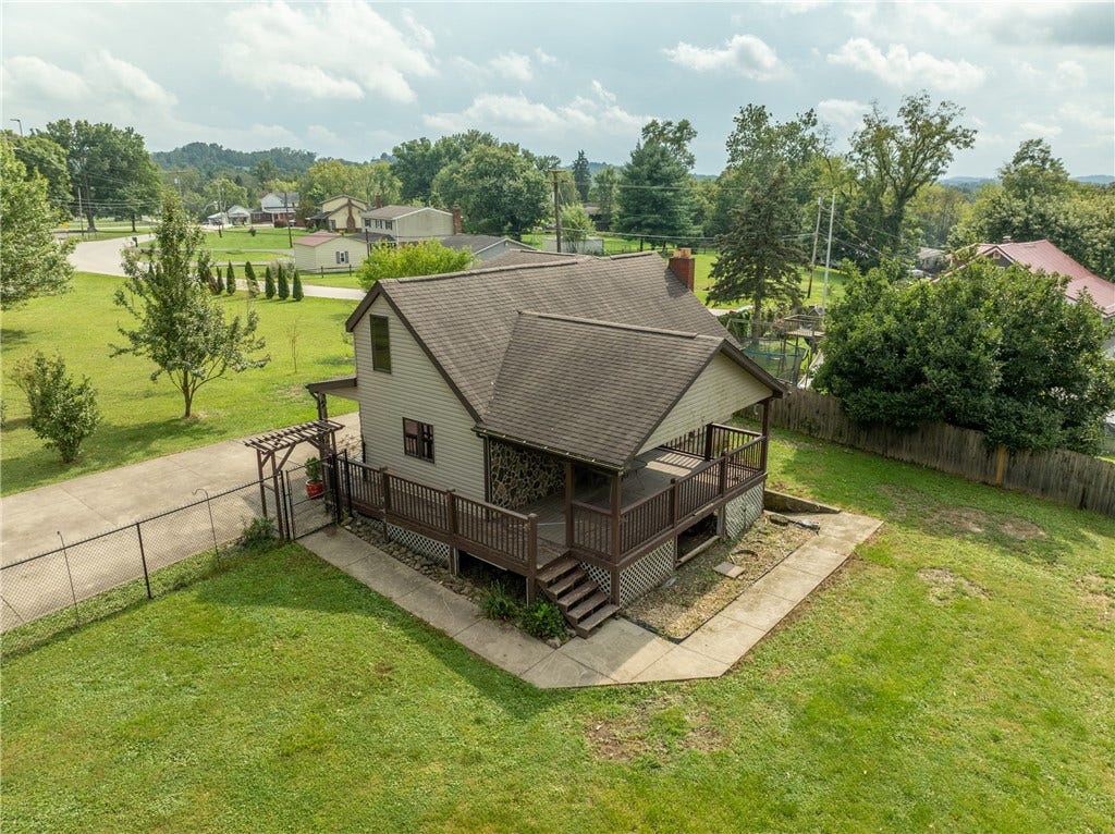 426 Dick Station Rd, Irwin, PA 15642