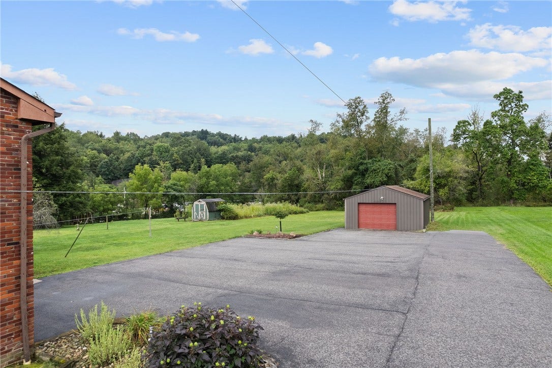 114 Kuchinic St., Venetia, PA 15367