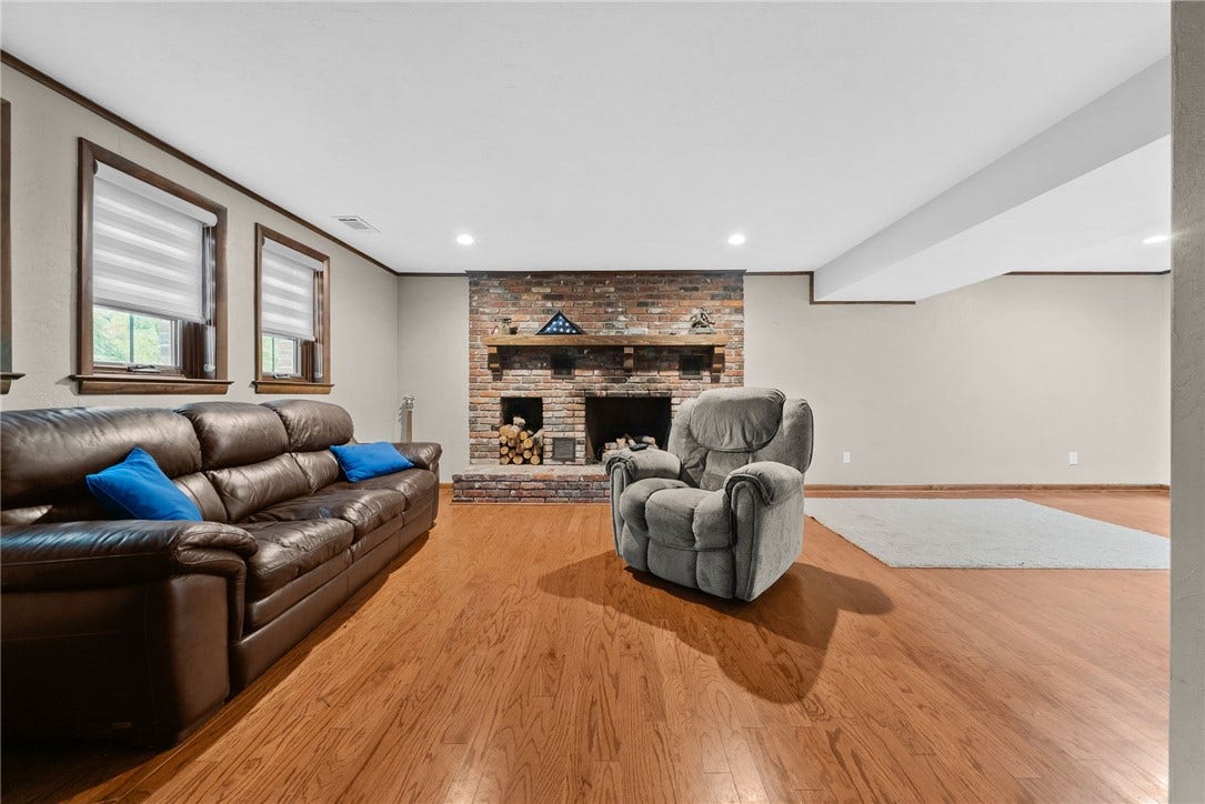 114 Kuchinic St., Venetia, PA 15367