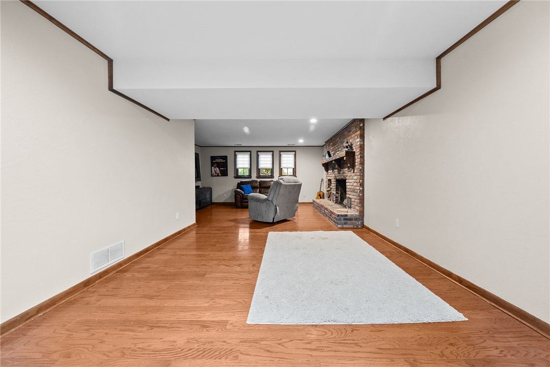 114 Kuchinic St., Venetia, PA 15367