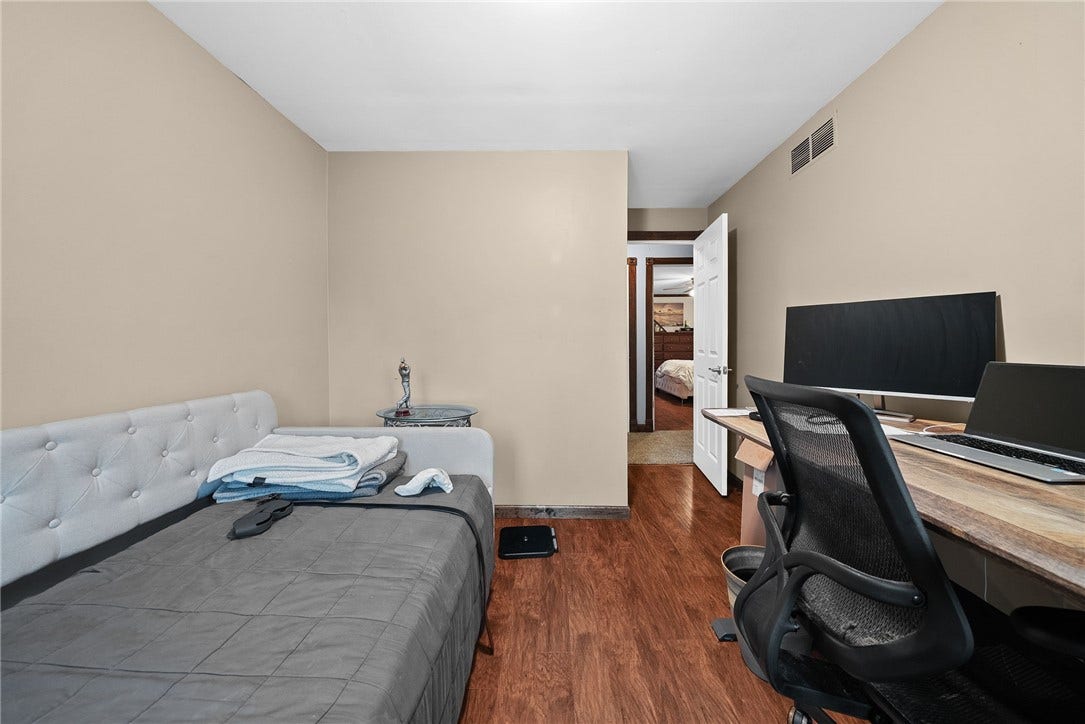 114 Kuchinic St., Venetia, PA 15367