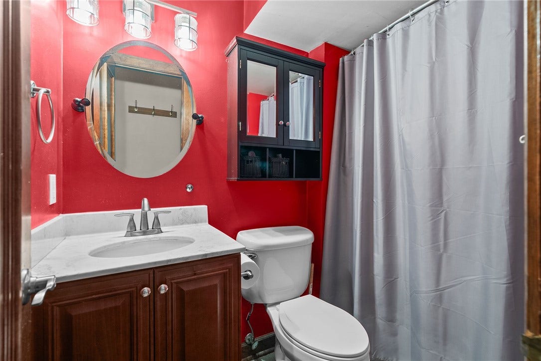 114 Kuchinic St., Venetia, PA 15367