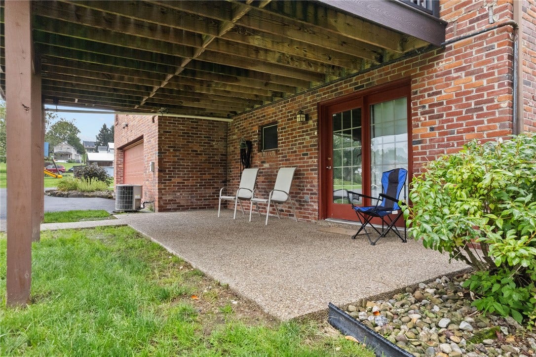 114 Kuchinic St., Venetia, PA 15367