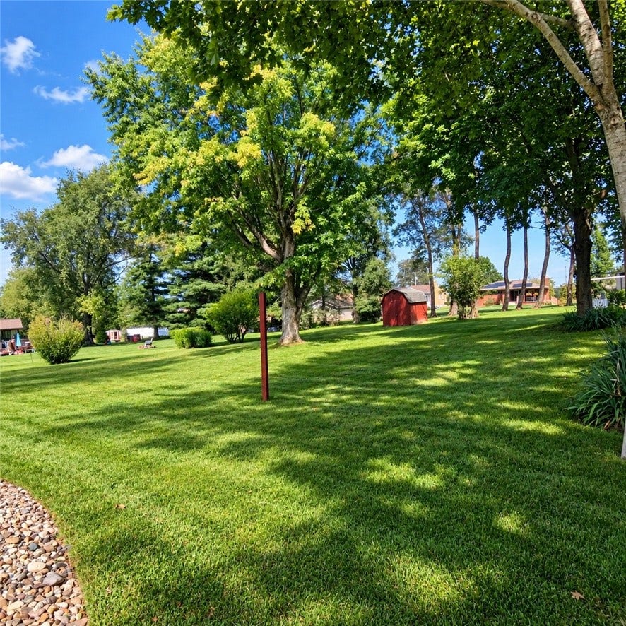 6 Greenview Dr, Mc Kees Rocks, PA 15136