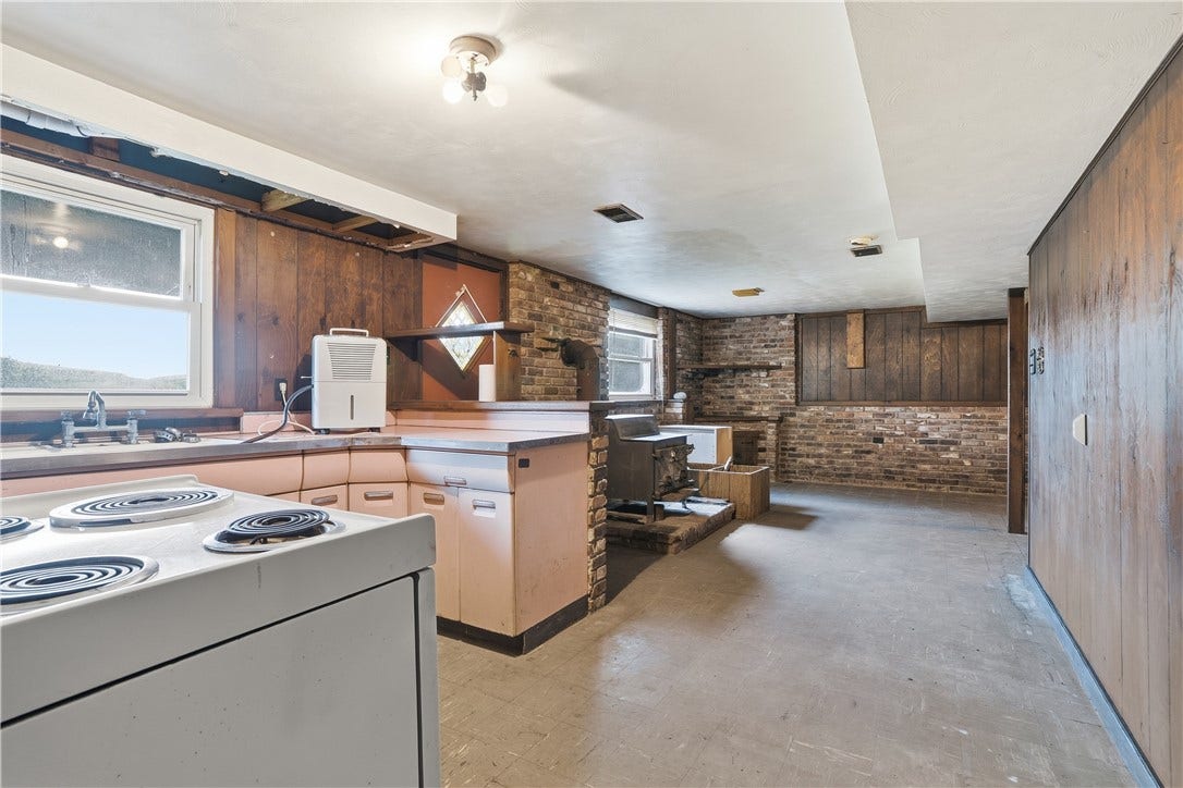 1210 Mount Pleasant Rd, West Newton, PA 15089