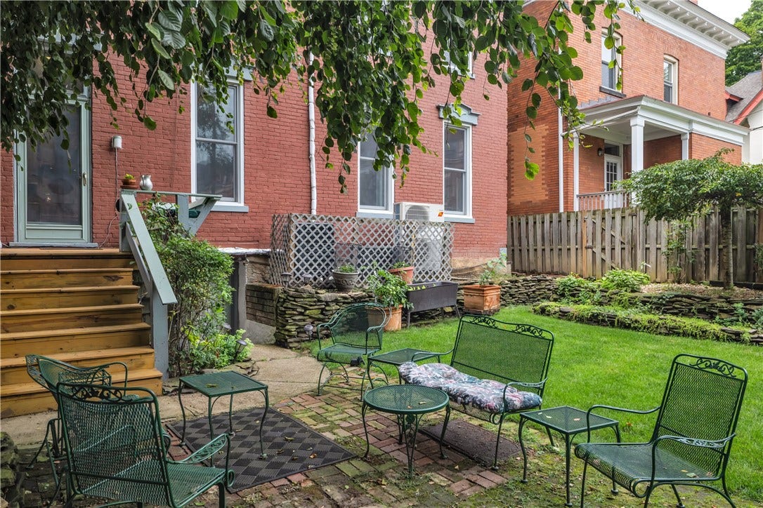 6016 Walnut St, Pittsburgh, PA 15206