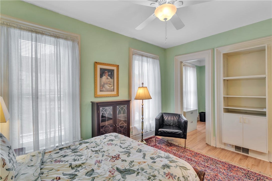 6016 Walnut St, Pittsburgh, PA 15206