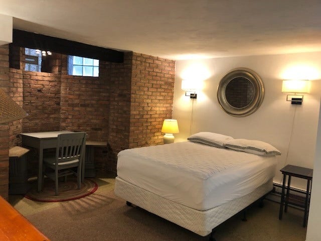 6016 Walnut St, Pittsburgh, PA 15206