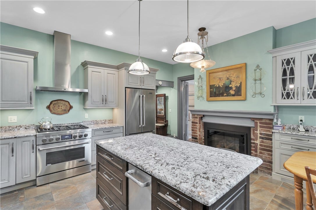 6016 Walnut St, Pittsburgh, PA 15206