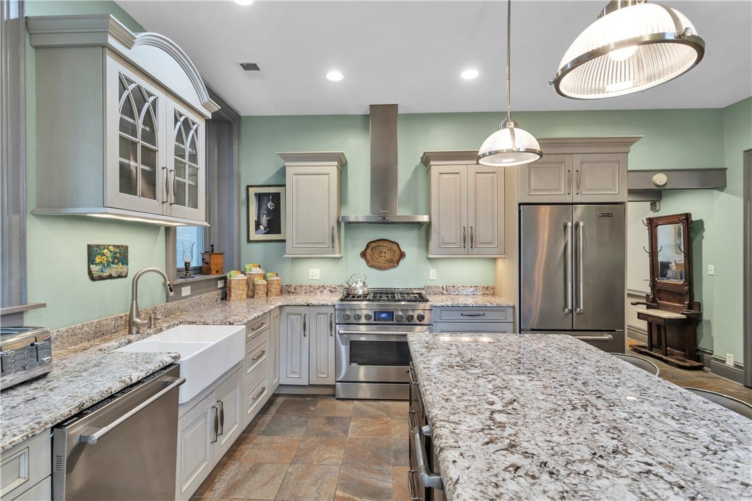 6016 Walnut St, Pittsburgh, PA 15206