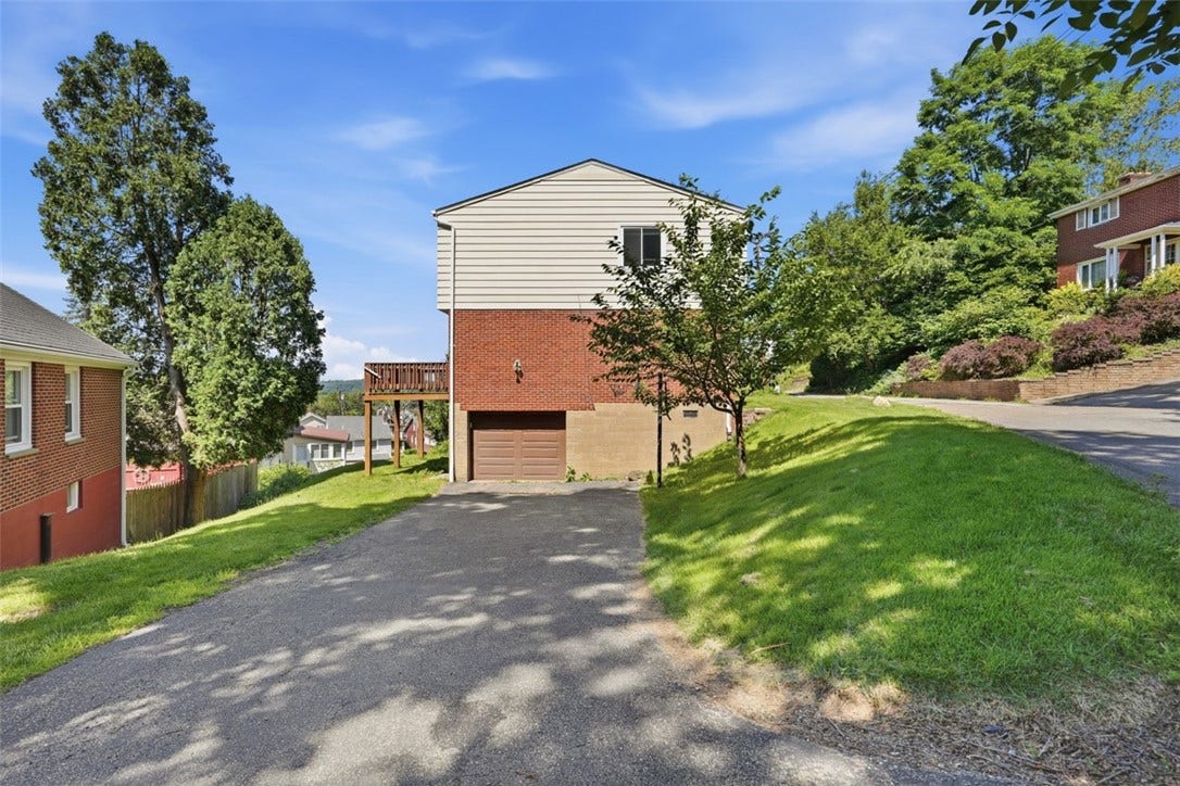 3941 Drexel, Pittsburgh, PA 15212 Oversized one-car garage with a long private driveway that accommodates multiple vehicles!