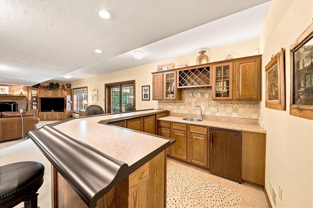 114 Hidden Valley Ct, Sewickley, PA 15143