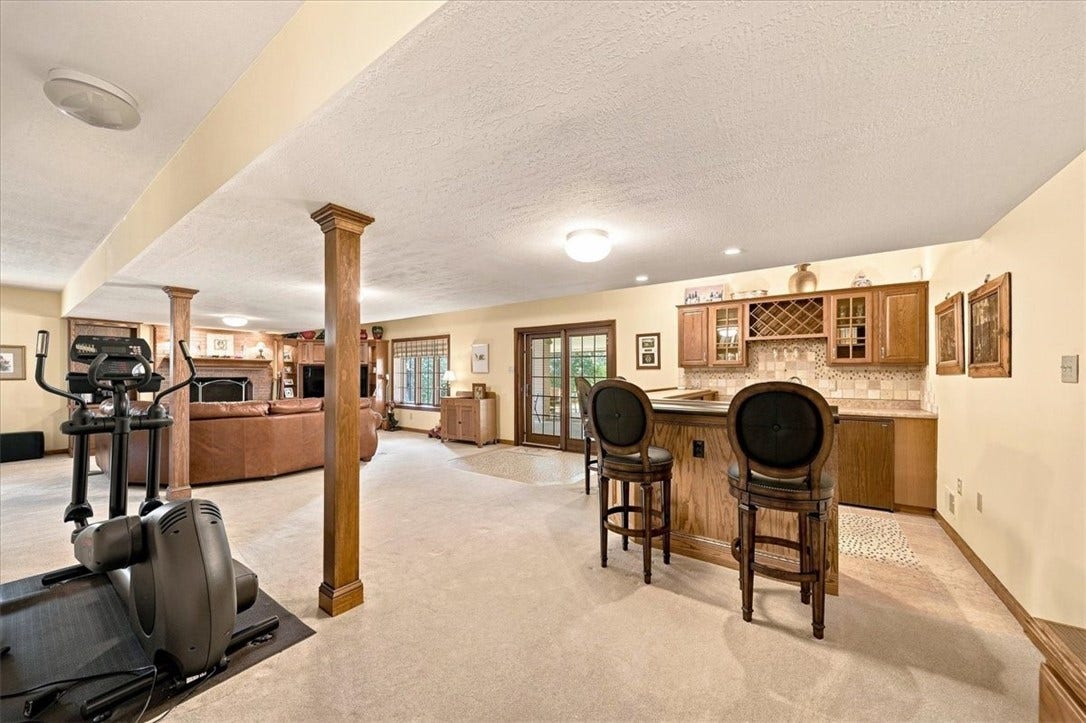 114 Hidden Valley Ct, Sewickley, PA 15143