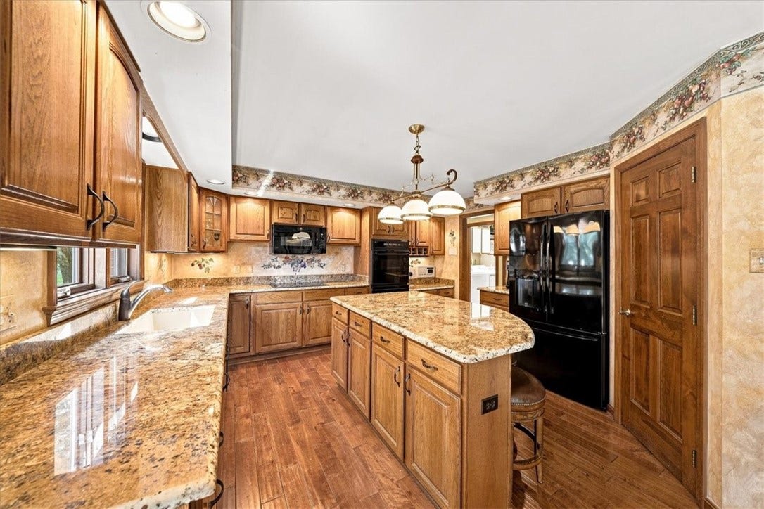 114 Hidden Valley Ct, Sewickley, PA 15143