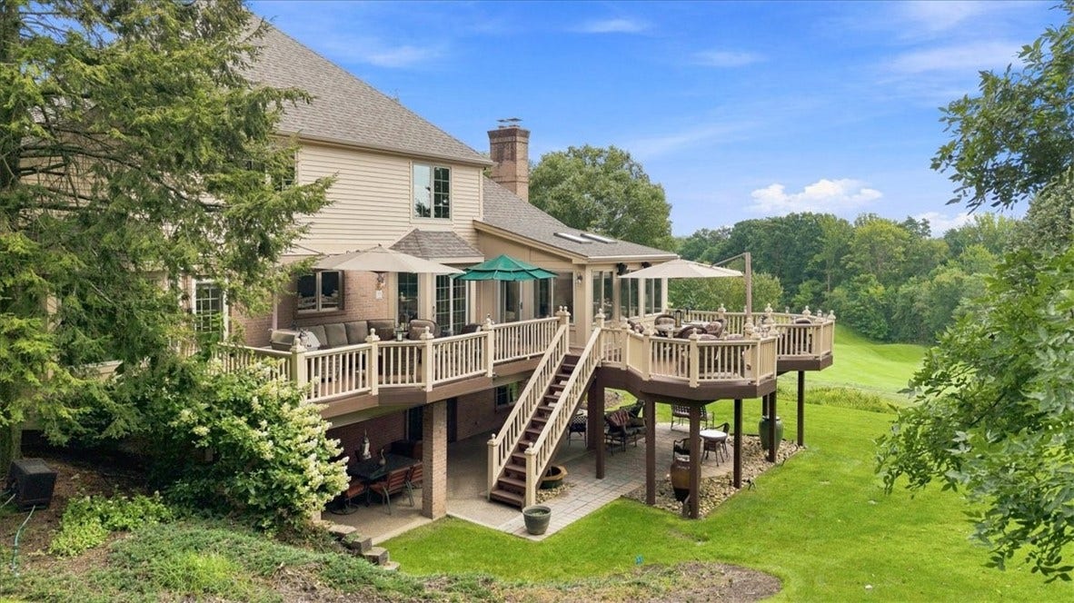 114 Hidden Valley Ct, Sewickley, PA 15143