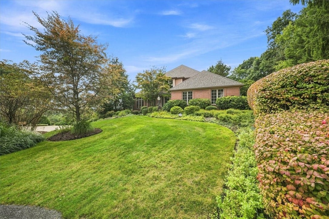 114 Hidden Valley Ct, Sewickley, PA 15143