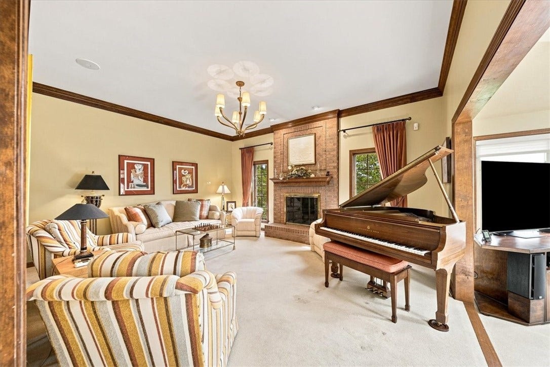 114 Hidden Valley Ct, Sewickley, PA 15143