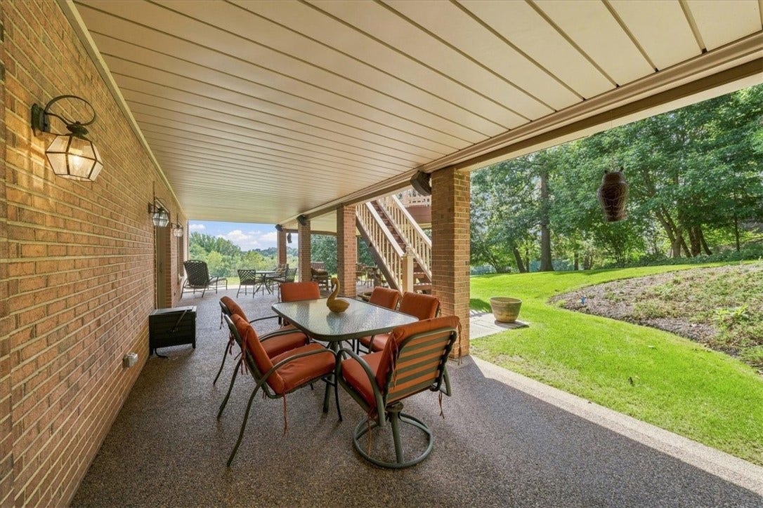 114 Hidden Valley Ct, Sewickley, PA 15143