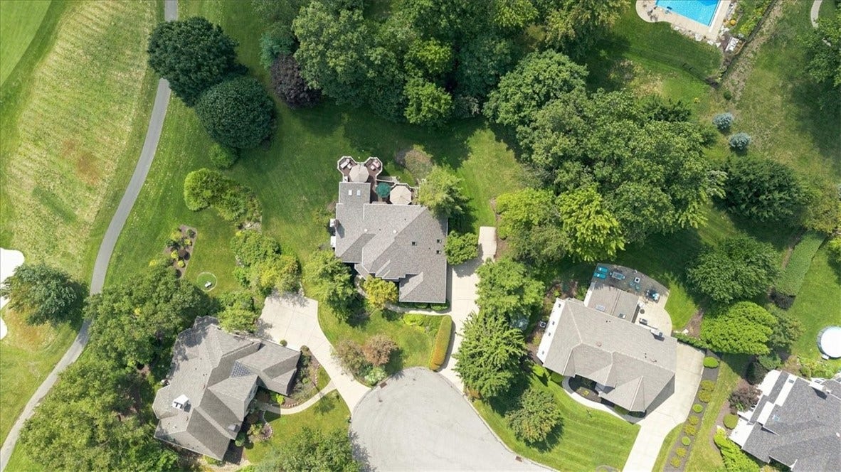 114 Hidden Valley Ct, Sewickley, PA 15143