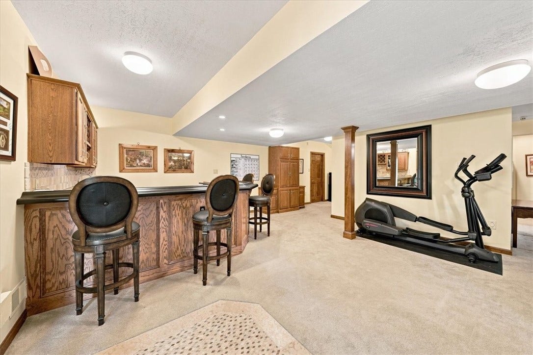 114 Hidden Valley Ct, Sewickley, PA 15143